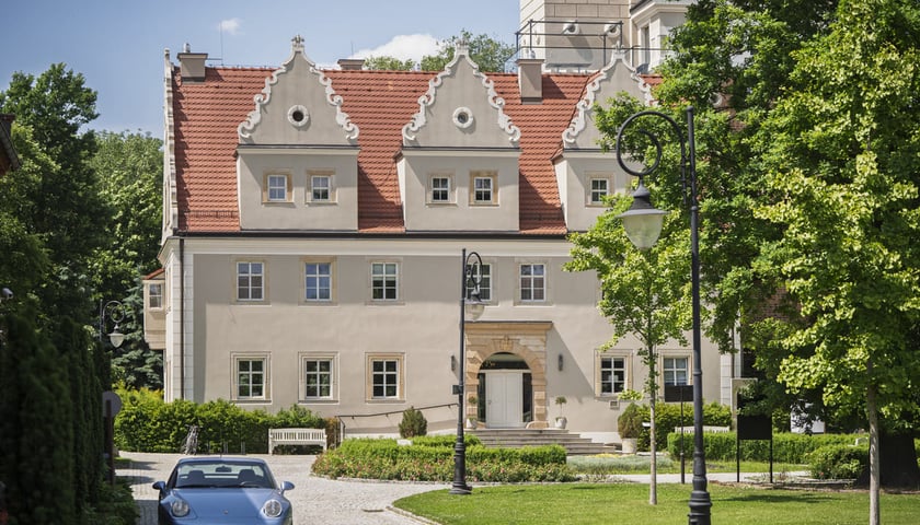 Zamek Topacz i jego otoczenie