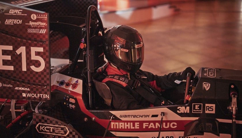 Bolid RT15e skonstruowany przez studentów z PWR Racing Team. Prezentacja bolidu w Starej Garbarni