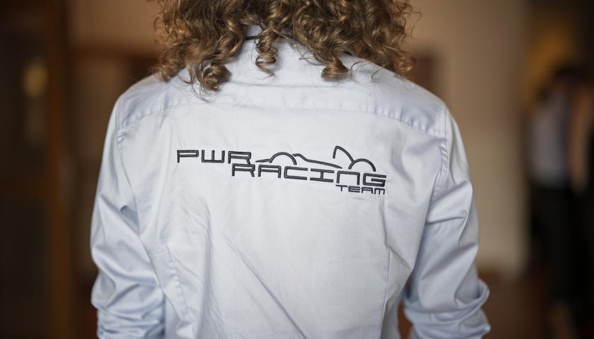 Bolid RT15e skonstruowany przez studentów z PWR Racing Team. Prezentacja bolidu w Starej Garbarni