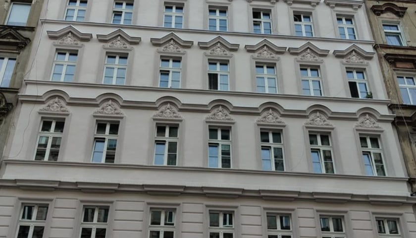 <p>Elewacje kamienic na Przedmieściu Oławskim po remoncie</p>