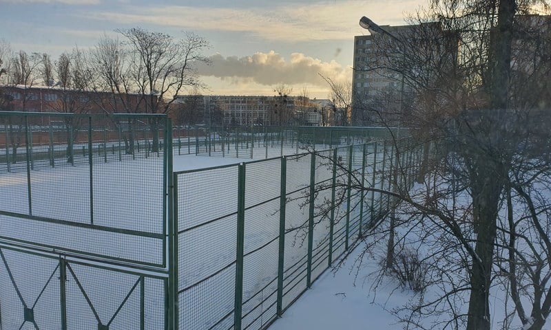 Boisko ze sztuczną trawą zamiast asfaltu. Ruszył remont na Szczepinie