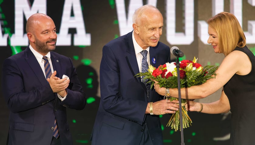 Mieczysław Łopatka w Galerii Sław FIBA