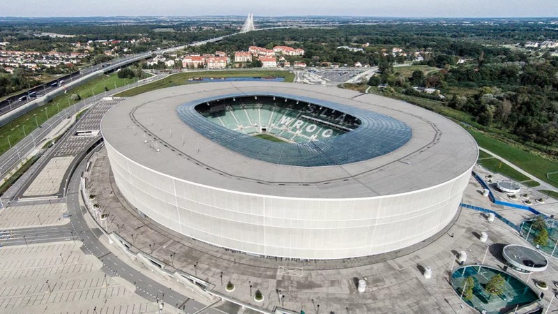 Tarczyński Arena Wrocław - tak nazywa się stadion wybudowany na EURO 2012