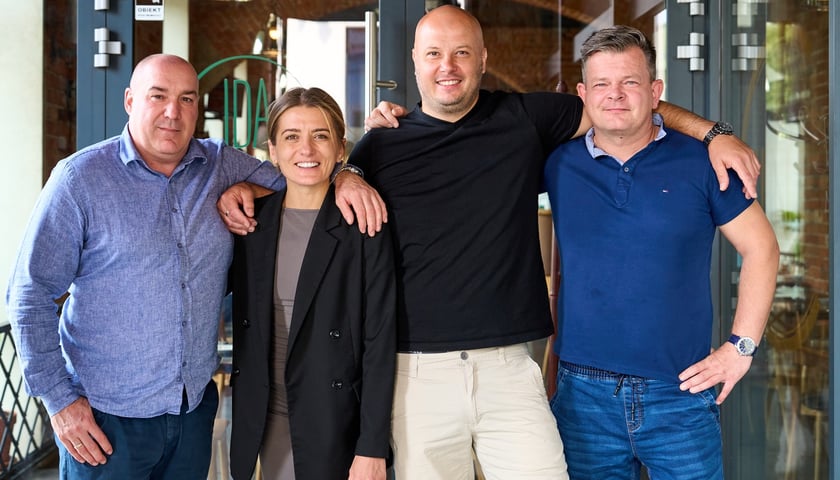 <p>Na zdjęciu od lewej Krzysztof Kusak, Małgorzata Karkocha-Jakubowska, Marcin Węglowski, Rafał Borys, wsp&oacute;łtw&oacute;rcy restauracji IDA Kuchnia i wino</p>