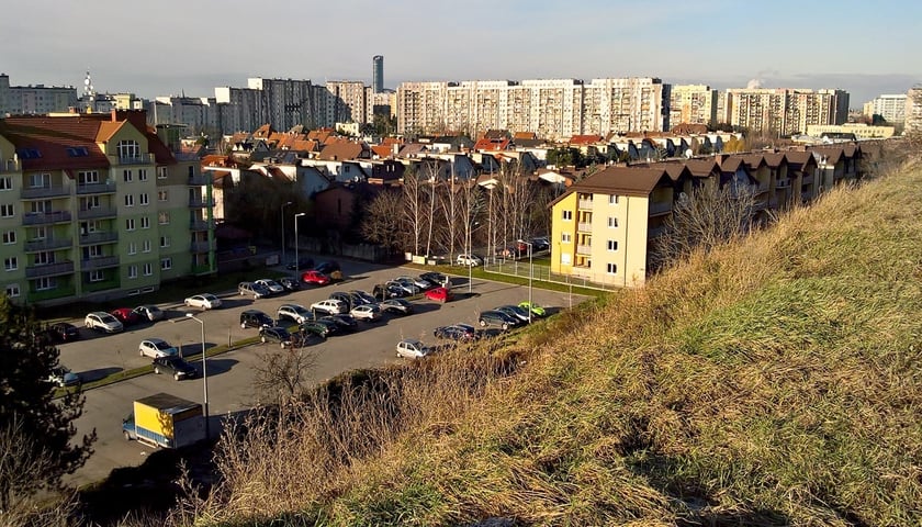Widok ze wzgórza Gajowego na osiedle Gaj