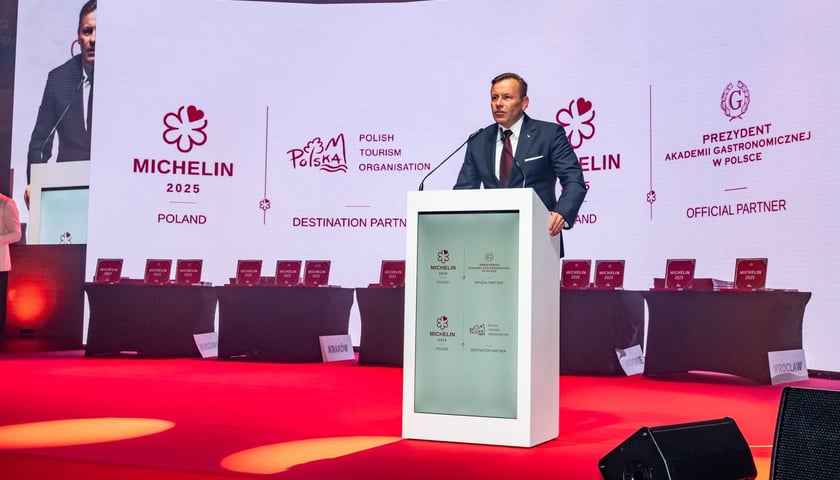 <p>Ceremonia wręczenia plakiet Michelin w Hali Stulecia&nbsp;</p>