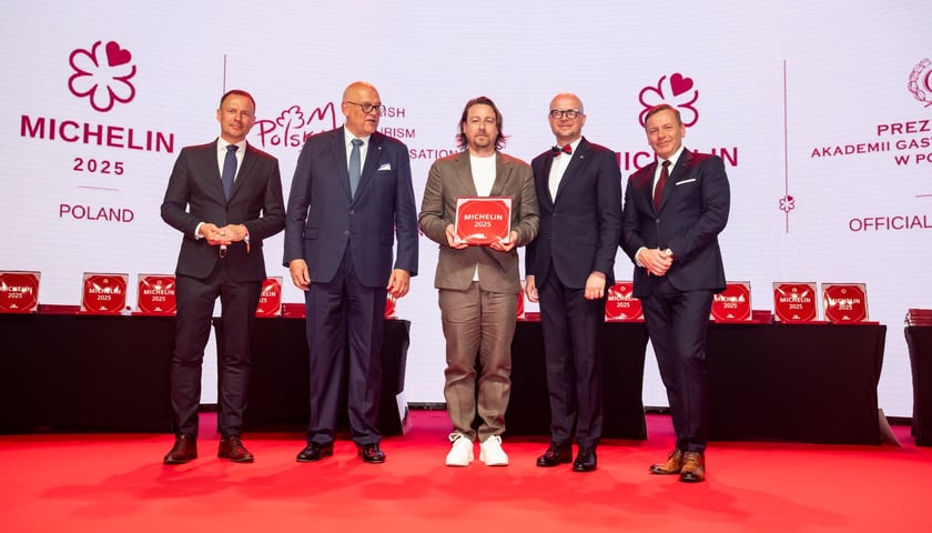 <p>Ceremonia wręczenia plakiet Michelin w Hali Stulecia&nbsp;</p>