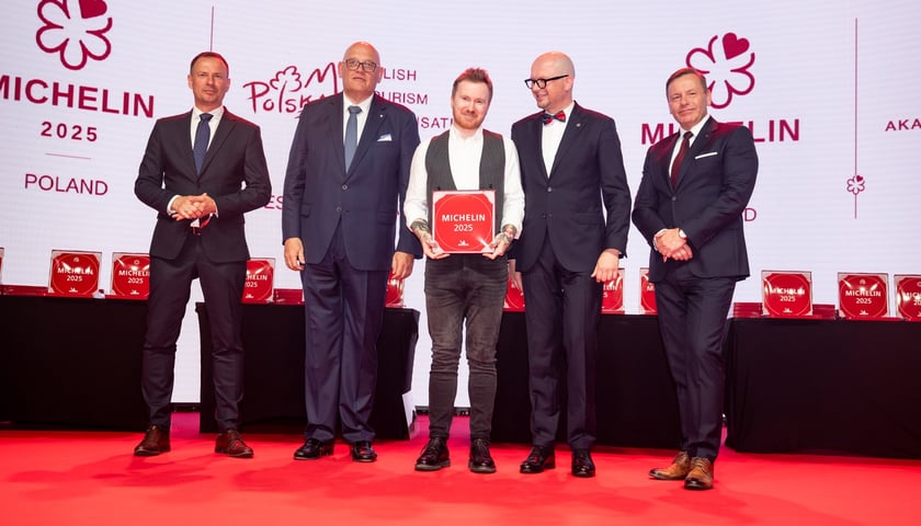 <p>Ceremonia wręczenia plakiet Michelin w Hali Stulecia&nbsp;</p>