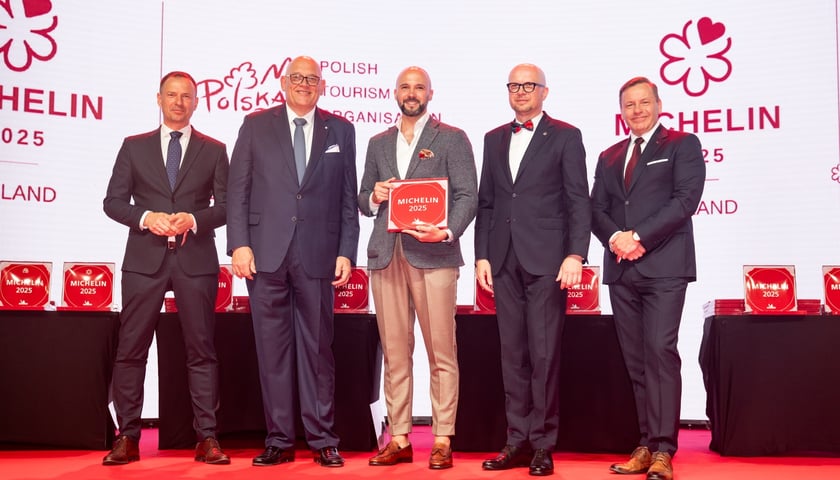 <p>Ceremonia wręczenia plakiet Michelin w Hali Stulecia&nbsp;</p>