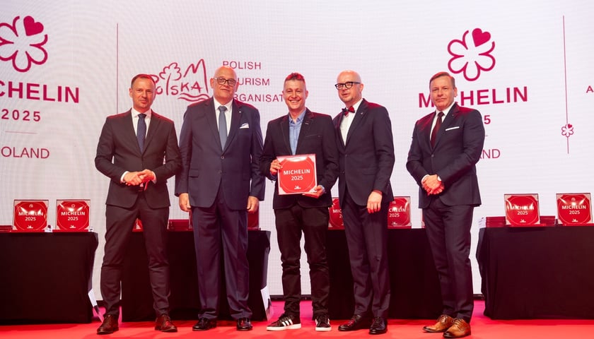 <p>Ceremonia wręczenia plakiet Michelin w Hali Stulecia&nbsp;</p>