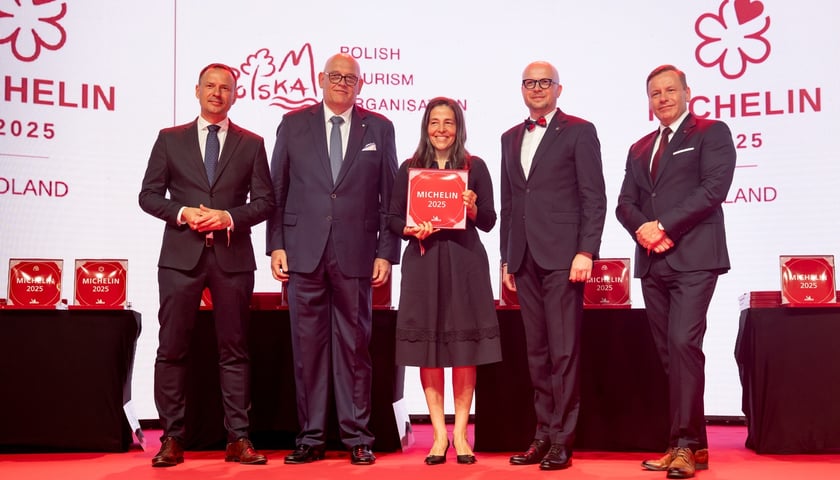 <p>Ceremonia wręczenia plakiet Michelin w Hali Stulecia&nbsp;</p>