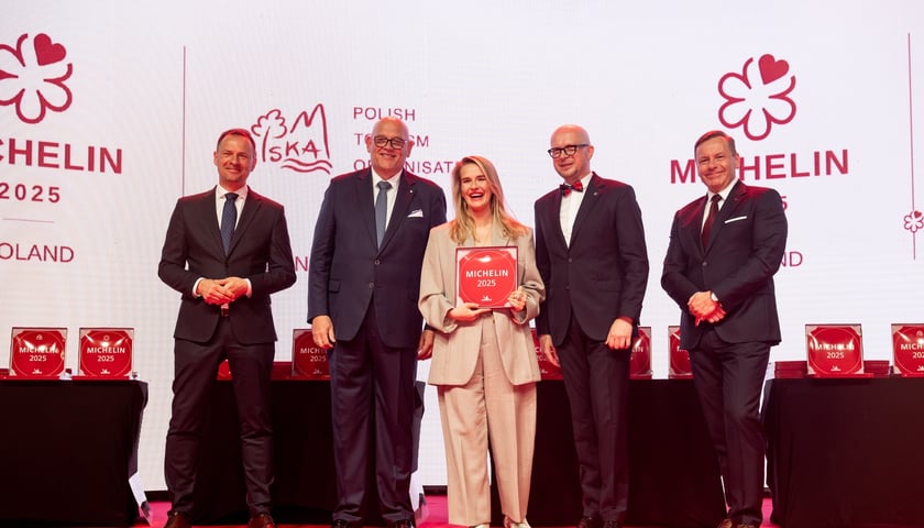 <p>Ceremonia wręczenia plakiet Michelin w Hali Stulecia&nbsp;</p>