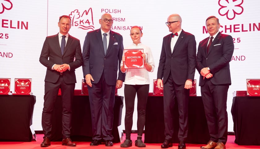 <p>Ceremonia wręczenia plakiet Michelin w Hali Stulecia&nbsp;</p>