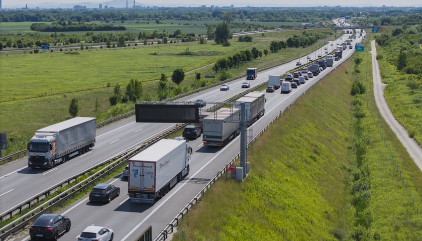 Korek na autostradzie koło Wrocławia, zdjęcie ilustracyjne
