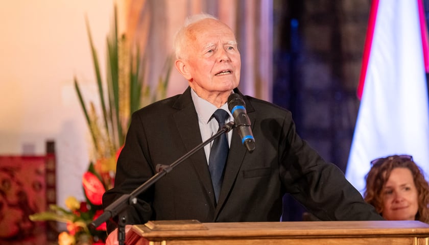 Profesor Andrzej Wiszniewski oficjalnie przyjmuje tytuł Honorowego Obywatela Wrocławia. Wrocław, 24.06.2025