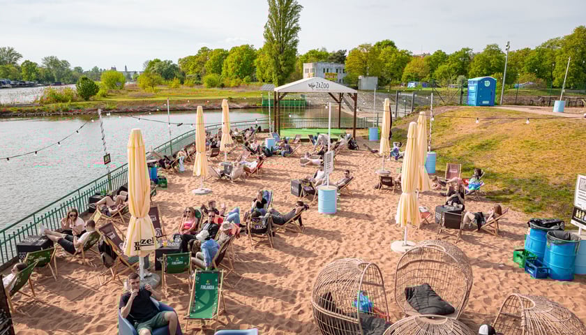 ZaZoo beach bar