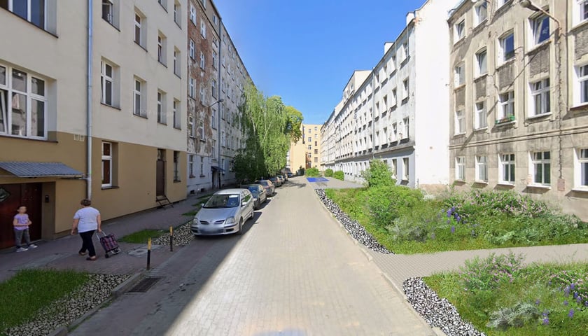 <p>Podw&oacute;rko w kwartale ulic Szczęśliwa, Pereca, Lwowska, Jemiołowa - wizualizacja po remoncie</p>