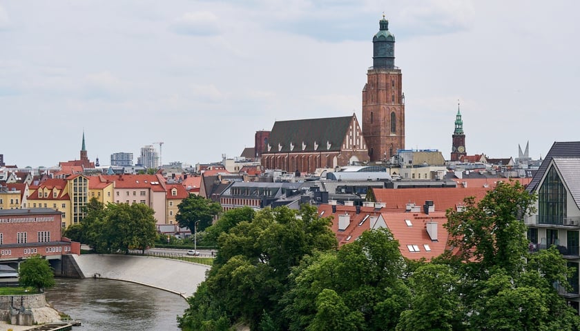 Panorama Wrocławia z Krupa Gallery znajdującej się na 8. piętrze budynku przy Księcia Witolda 