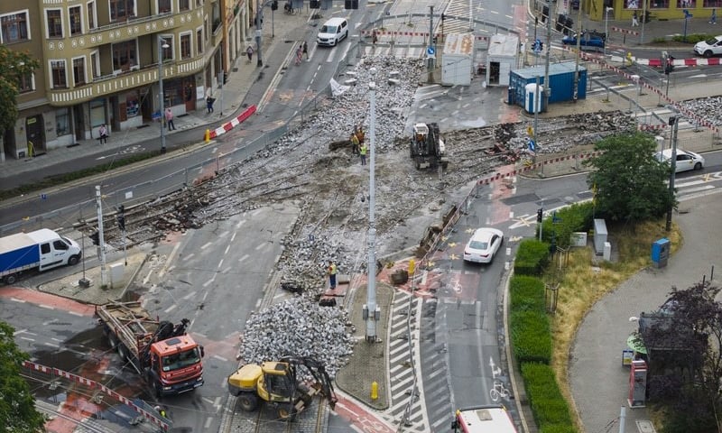 Wymiana rozjazdów tramwajowych na skrzyżowaniu Dubois z Pomorską (Nadodrze), 7 lipca 2025