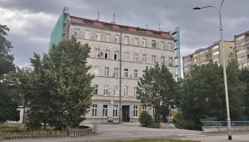 Remontowana kamienica na Legnickiej 27