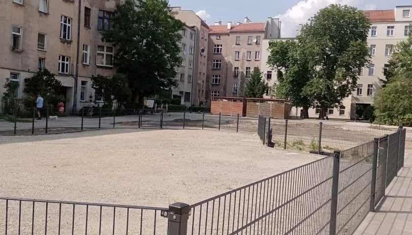 Remont podwórza na Kleczkowie