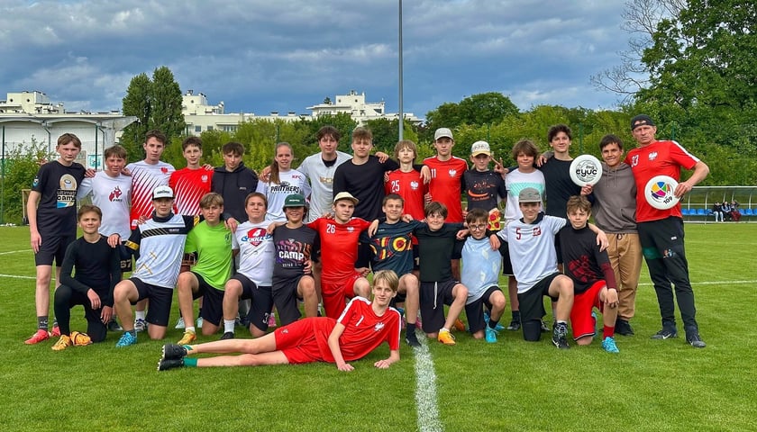 Grupa chłopców, młodzieżowa reprezentacja Polski do lat 17 w Ultimate Frisbee