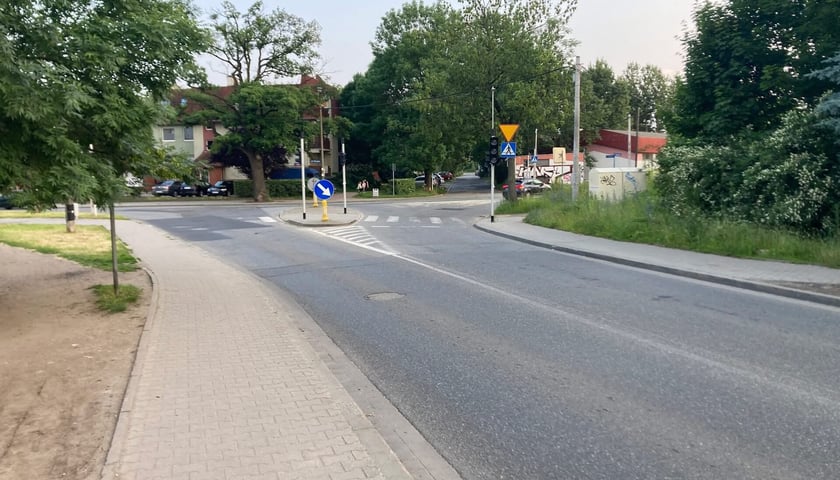 Duża inwestycja na Oporowie coraz bliżej. Miasto wybrało wykonawcę rozbudowy skrzyżowania ulic Wiejska–Mokronoska–Awicenny.