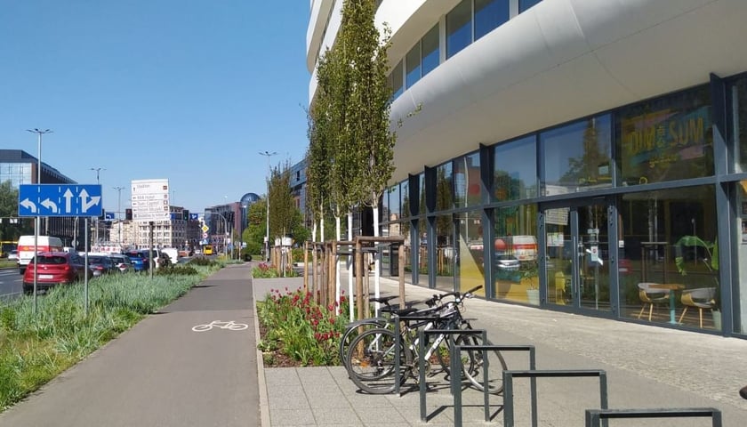Na zdjęciu parter usługowy Ovo we Wrocławiu.