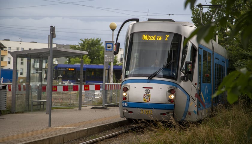 Tramwaj na pętli Klecina, zdjęcie archiwalne, ilustracyjne