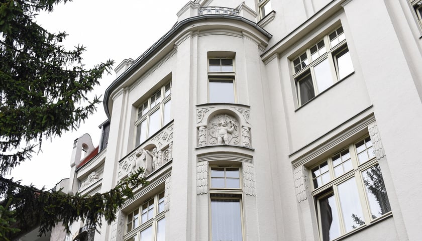 Kamienica pl. Powstańców Śląskich 11, lipiec 2025