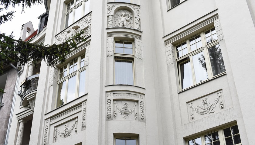 Kamienica pl. Powstańców Śląskich 11, lipiec 2025