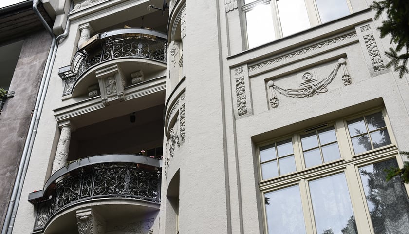 Kamienica pl. Powstańców Śląskich 11, lipiec 2025