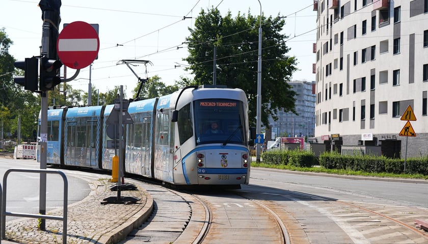 Przejazd tramwaju testowego ul. Bardzką - 2 sierpnia 2025