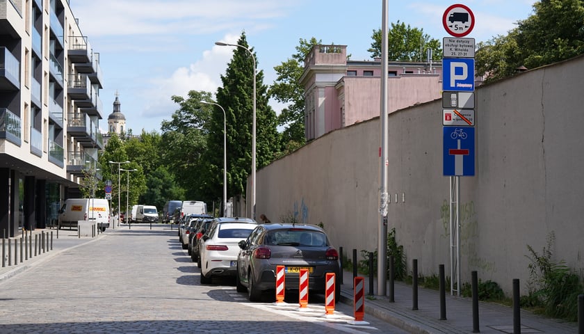 Na Kępie Mieszczańskiej, m.in. na ul. księcia Witolda, od poniedziałku 4 sierpnia trzeba będzie zapłacić za parkowanie