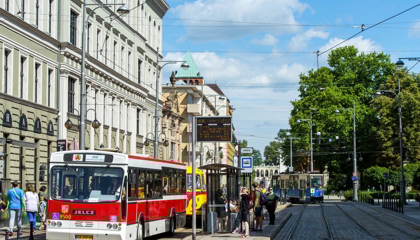 Zabytkowe tramwaje i autobusy