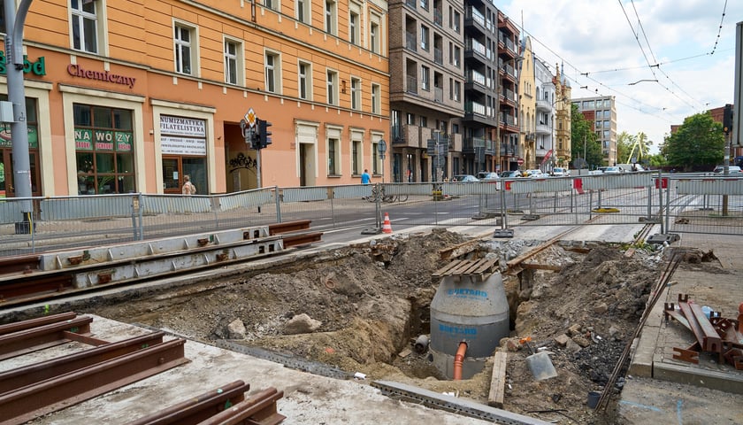Remont torowiska na skrzyżowaniu Pomorska-Dubois