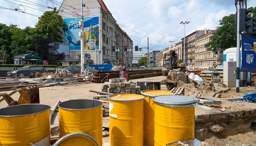 Remont torowiska na skrzyżowaniu Pomorska-Dubois