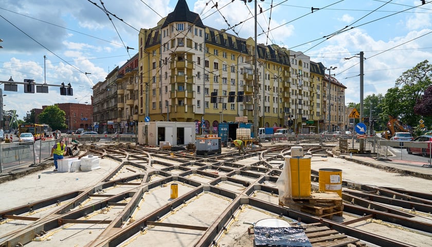 Remont torowiska na skrzyżowaniu Pomorska-Dubois