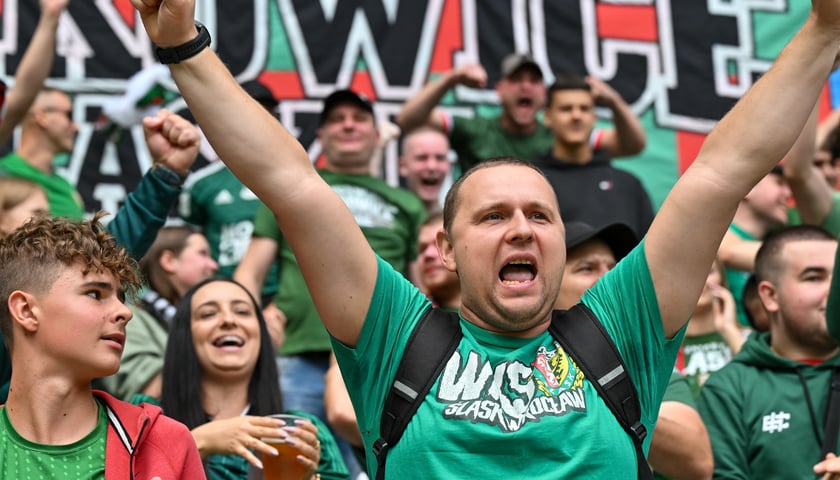 Kibice podczas meczu Śląsk Wrocław - Ruch Chorzów we Wrocławiu. 
