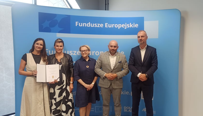 Wręczenie certyfikatów dla Beneficjentów z Programu Fundusze Europejskie dla Dolnego Śląska 2021-2027.