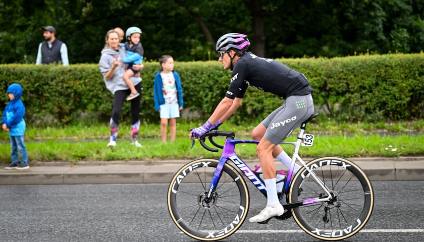 Peleton 82. Tour de Pologne alei Armii Krajowej