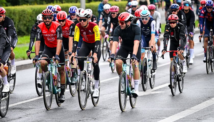 Peleton 82. Tour de Pologne alei Armii Krajowej
