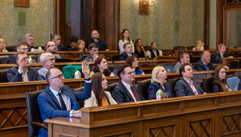 Archiwalne zdjęcie z sesji Rady Miejskiej Wrocławia 