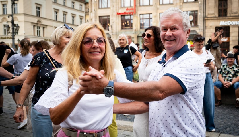 Uczestnicy potańcówki w Rynku - 2 sierpnia