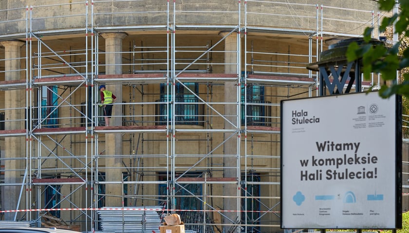 Hala Stulecia - rozpoczyna się wielkie czyszczenie elewacji, 13 sierpnia 2025 rok