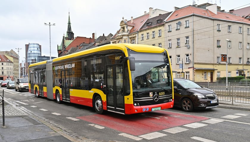 Pierwszy elektryczny autobus we Wrocławiu - Mercedes-Benz eCitaro G