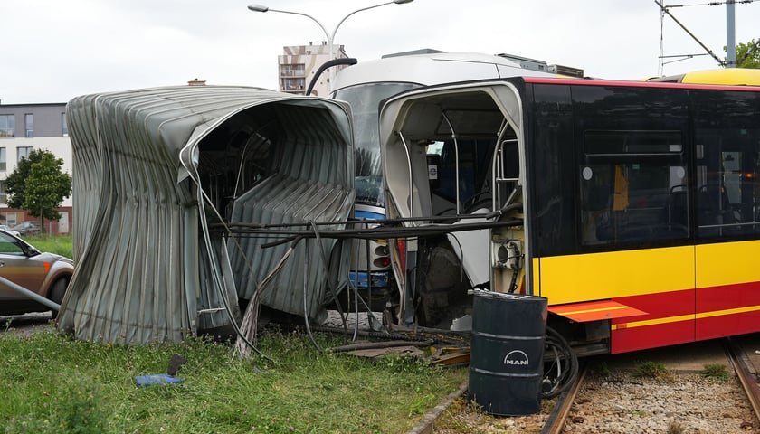 <p>21 sierpnia na wrocławskim Gaju doszło do kolizji z udziałem tramwaju i autobusu</p>