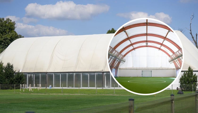 Boisko piłkarskie w hali na stadionie Oławka