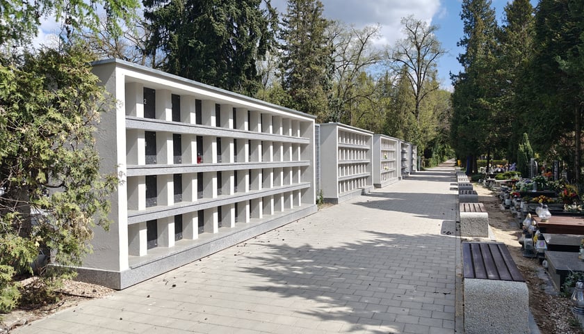 Budowa kolumbarium na terenie Cmentarza Komunalnego Oddział Osobowice.