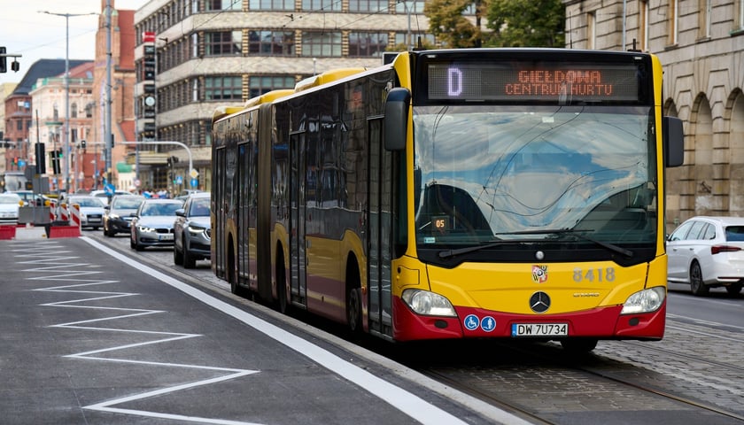 Autobus D na Świdnickiej (zdjęcie ilistracyjne)